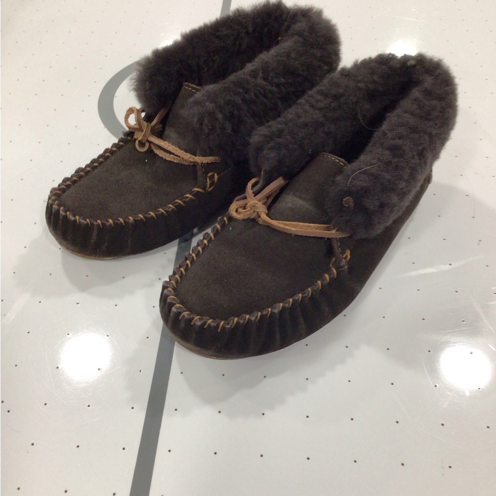 beautiful warm slippers for woman